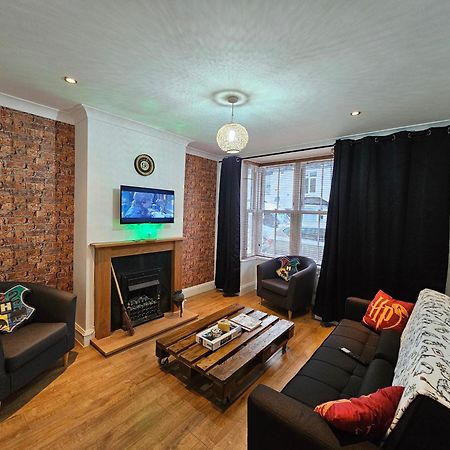 Magical Harry Potter Themed Home In Watford - Free Off-Street Parking Eksteriør billede